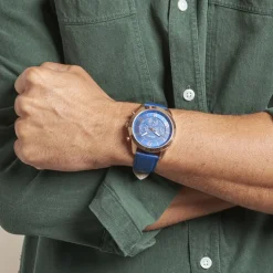 ARCTIK Montre Apex Bleu cadran doré rose fond bleu bracelet cuir bleu