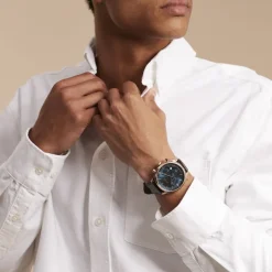 Outlet HUGO BOSS Montre Boss Gregor Bleu cadran rose fond bleu bracelet cuir marron