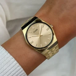 Outlet CLUSE Montre Retro 70's Doré cadran doré fond doré bracelet acier doré