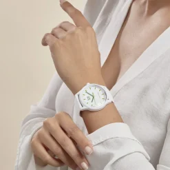 New ICE WATCH Montre Solar Power Blanc cadran blanc fond blanc bracelet silicone blanc