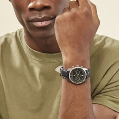 LIP Montre Himalaya Chrono Noir cadran argenté fond noir bracelet cuir noir