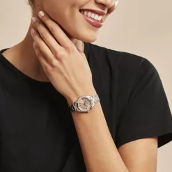 Discount SEIKO Montre Classique Rose cadran argenté fond rose bracelet acier argenté