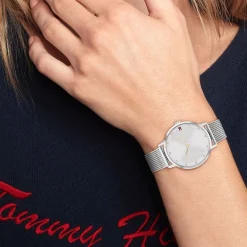 Clearance TOMMY HILFIGER Montre Pippa Blanc cadran argenté fond blanc bracelet acier argenté